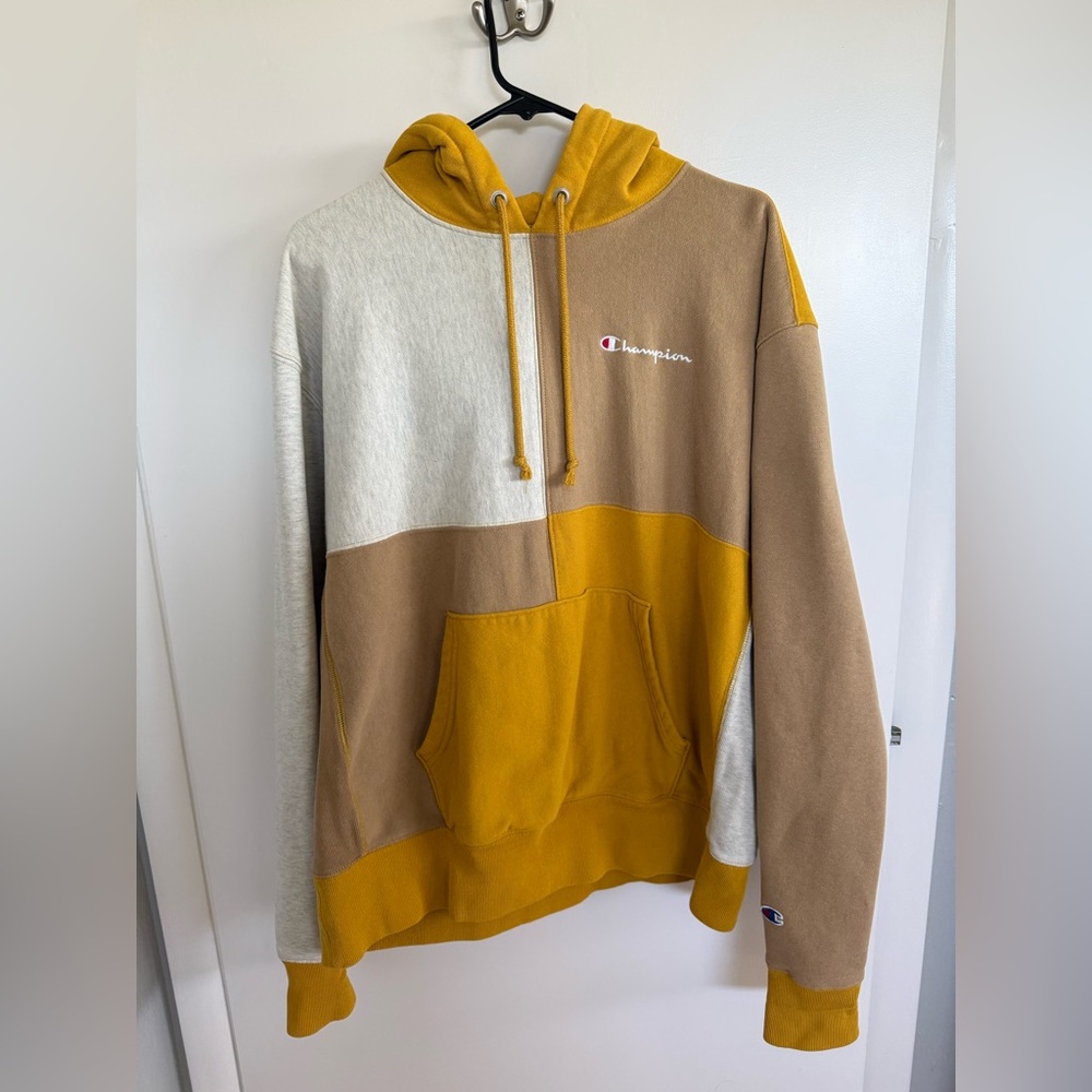 Champion color block hoodie 
Size large